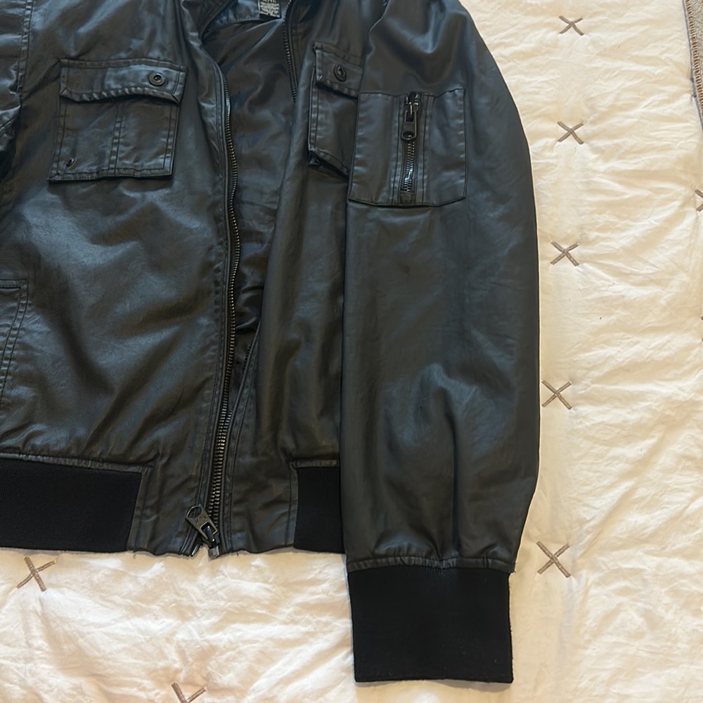 Men’s black jacket! - Picture 4 of 10